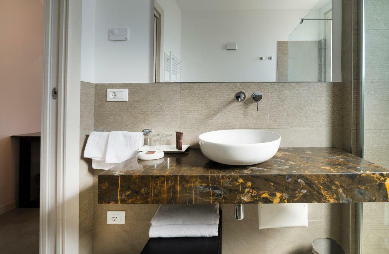 Garda Room Пескиера дел Гарда Екстериор снимка
