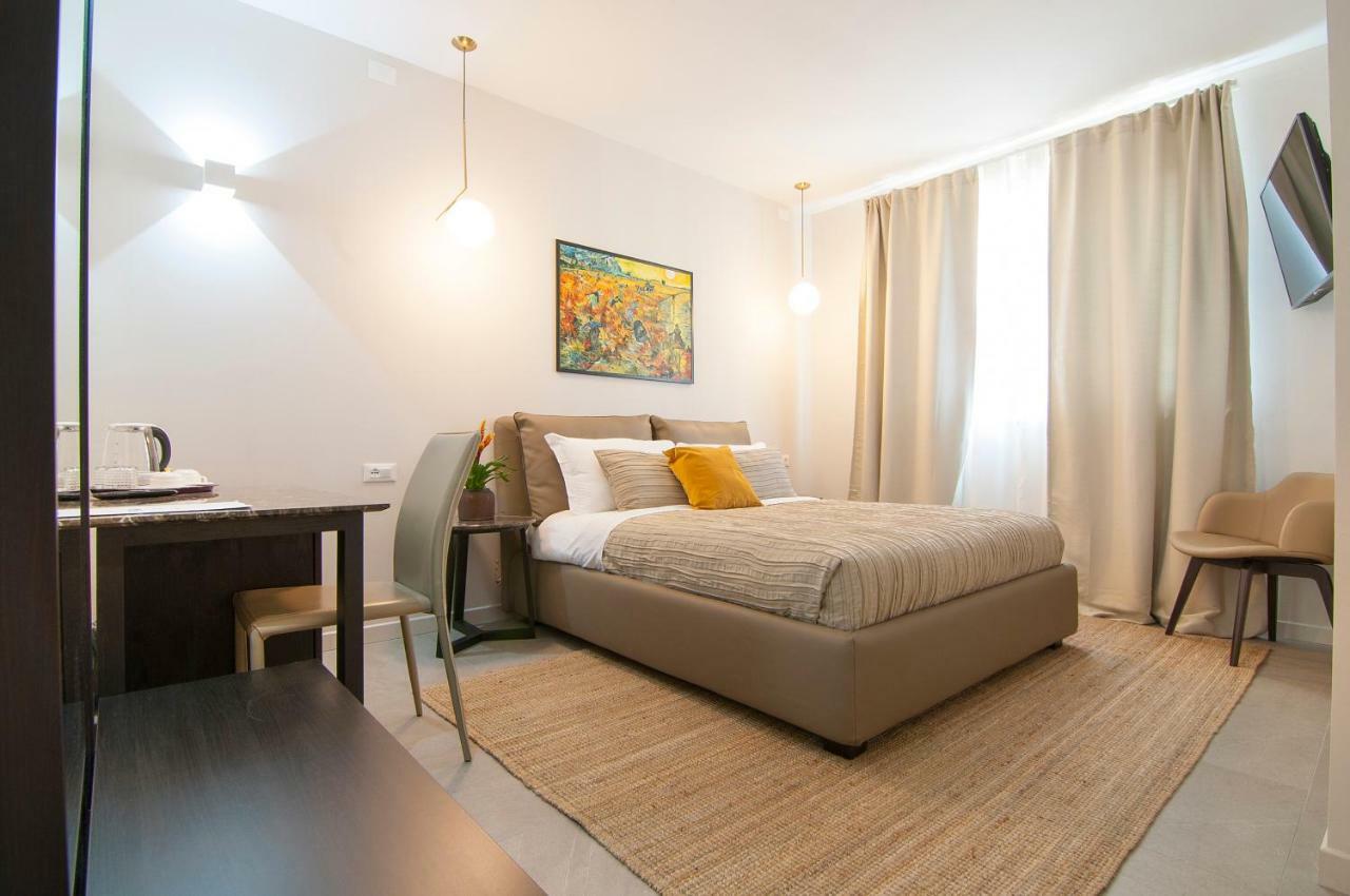 Garda Room Пескиера дел Гарда Екстериор снимка