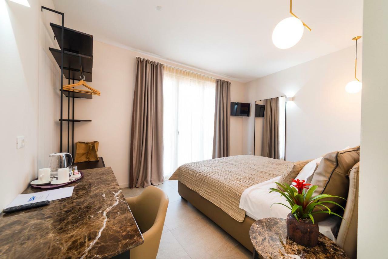 Garda Room Пескиера дел Гарда Екстериор снимка